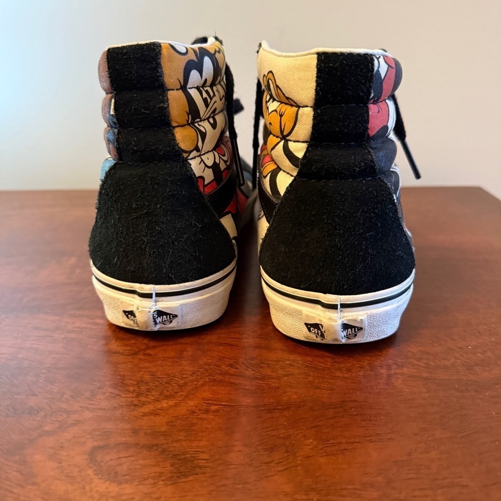 Vans x Disney Limited Edition Sk8-Hi “Mickey and Friends” – Women’s Size 7 - Picture 4 of 6